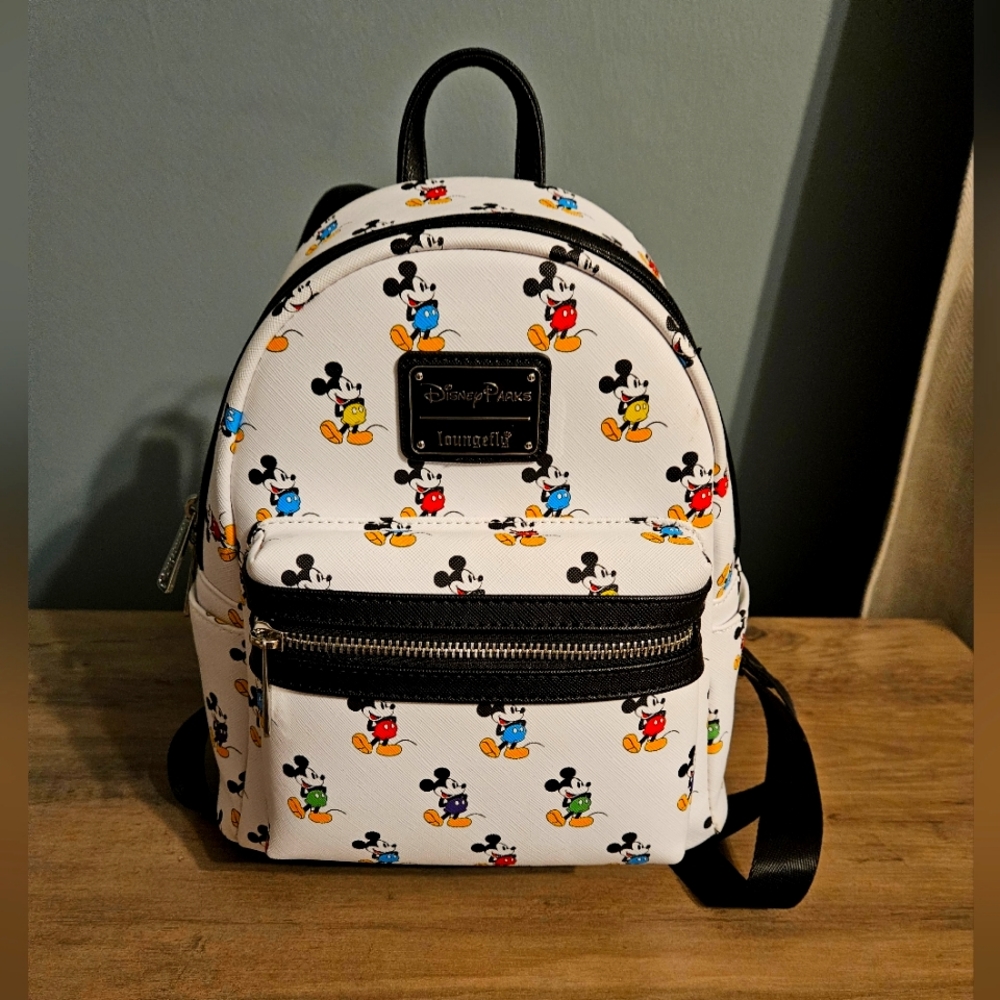 Loungefly Parks Mickey Mouse Backpack 🎒